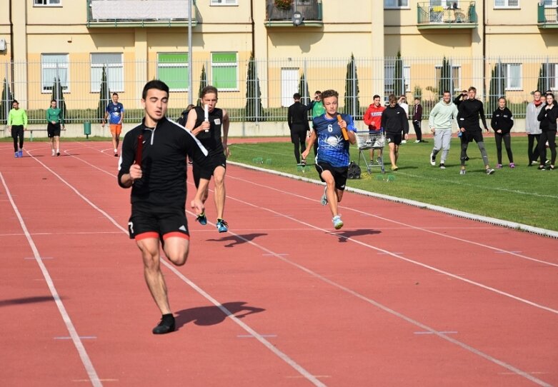  Reprezentacje Prusa i Ekonomika wystąpią w wojewódzkim finale lekkoatletycznej Licealiady 