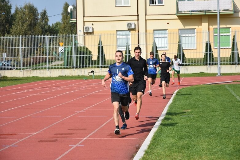  Reprezentacje Prusa i Ekonomika wystąpią w wojewódzkim finale lekkoatletycznej Licealiady 