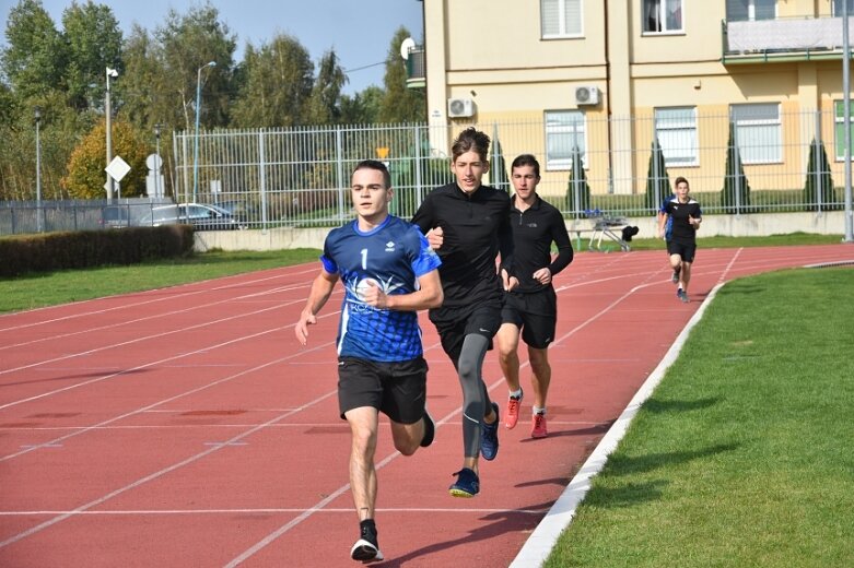  Reprezentacje Prusa i Ekonomika wystąpią w wojewódzkim finale lekkoatletycznej Licealiady 