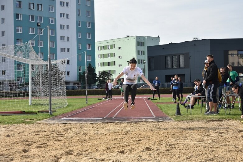  Reprezentacje Prusa i Ekonomika wystąpią w wojewódzkim finale lekkoatletycznej Licealiady 