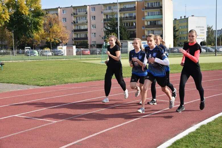  Reprezentacje Prusa i Ekonomika wystąpią w wojewódzkim finale lekkoatletycznej Licealiady 