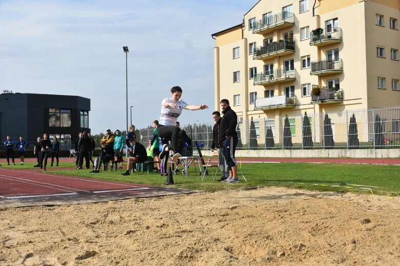  Reprezentacje Prusa i Ekonomika wystąpią w wojewódzkim finale lekkoatletycznej Licealiady 