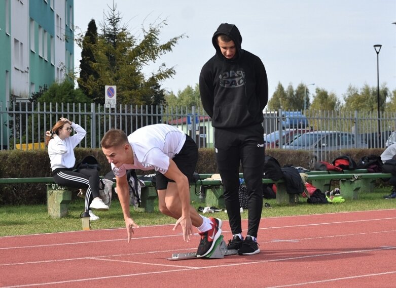  Reprezentacje Prusa i Ekonomika wystąpią w wojewódzkim finale lekkoatletycznej Licealiady 