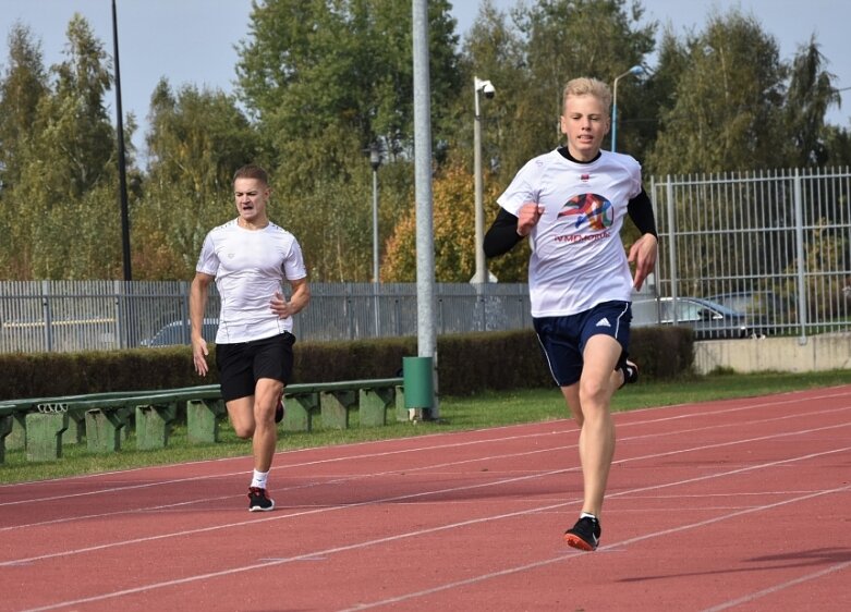  Reprezentacje Prusa i Ekonomika wystąpią w wojewódzkim finale lekkoatletycznej Licealiady 