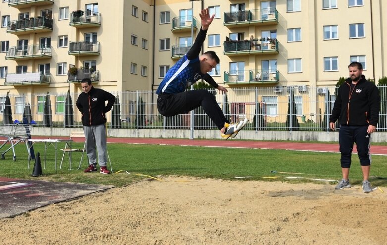  Reprezentacje Prusa i Ekonomika wystąpią w wojewódzkim finale lekkoatletycznej Licealiady 