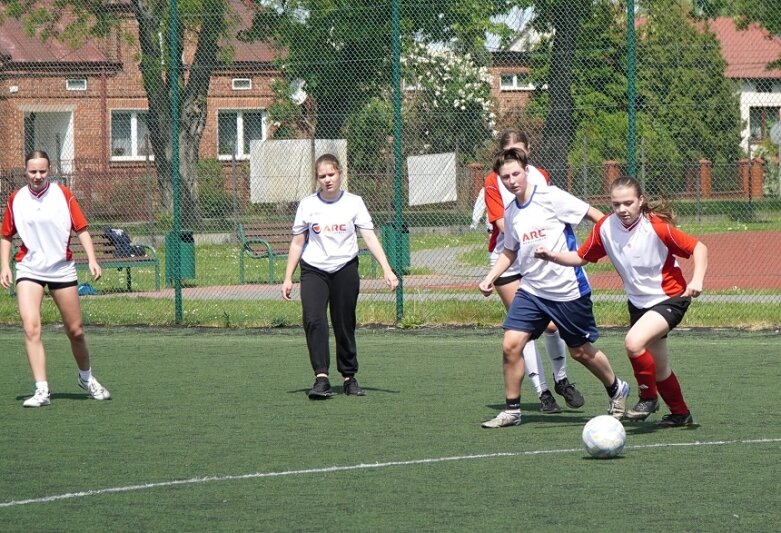  Reprezentacje szkół z Makowa i Michowic najlepsze w Igrzyskach Młodzieży Szkolnej 