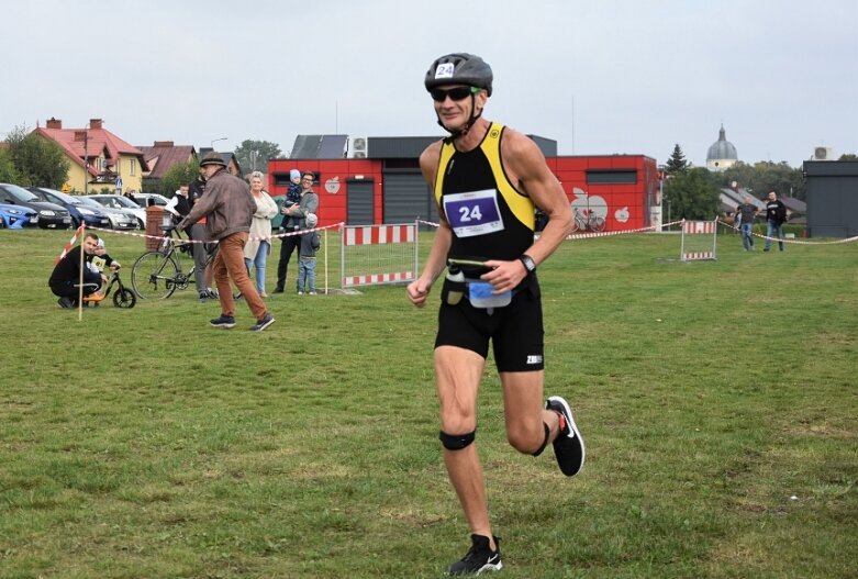  Robert Jasion po raz trzeci najlepszy w Skierniewickim Triathlonie! 