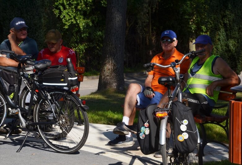  Rodzinna przygoda na dwóch kółkach  