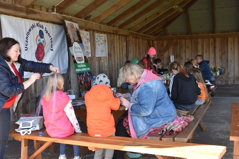  Rodzinny piknik w Głuchowie pod hasłem PRZEMOC TO NIE SUPERMOC  