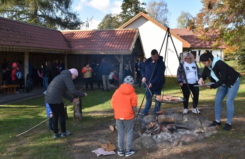  Rodzinny piknik w Głuchowie pod hasłem PRZEMOC TO NIE SUPERMOC  