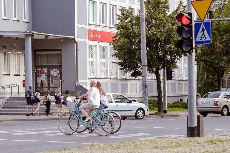  Rowerzyści – królowie chodników i przejść dla pieszych 