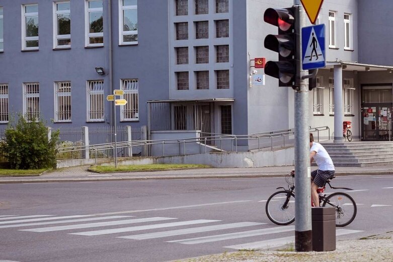  Rowerzyści – królowie chodników i przejść dla pieszych 