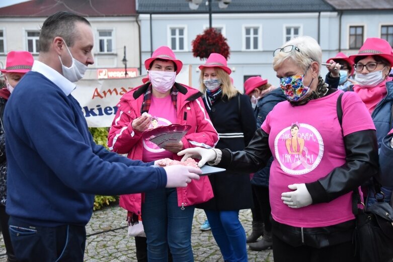  Różowy happening na rynku 