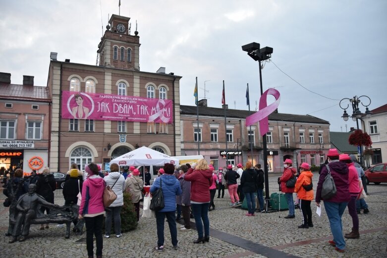  Różowy happening na rynku 