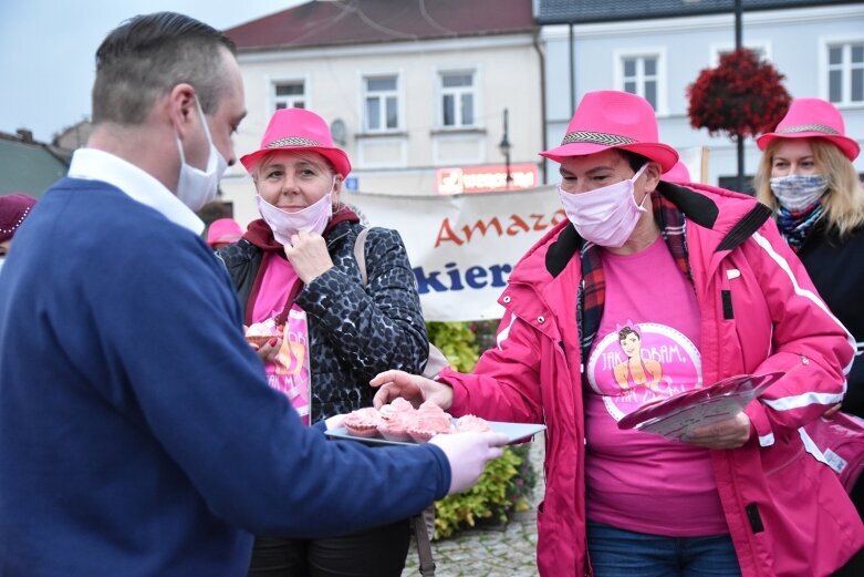  Różowy happening na rynku 