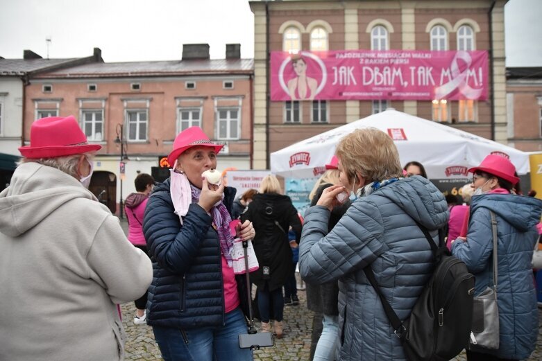  Różowy happening na rynku 