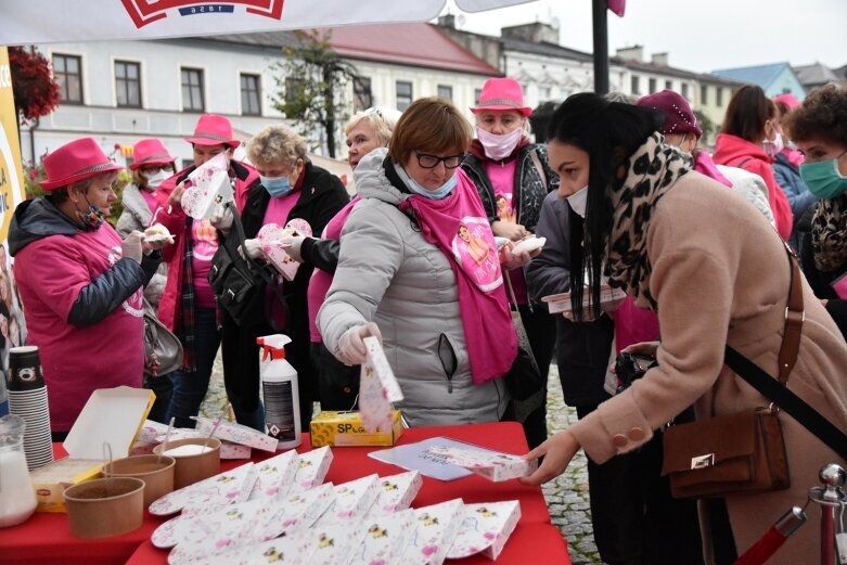  Różowy happening na rynku 