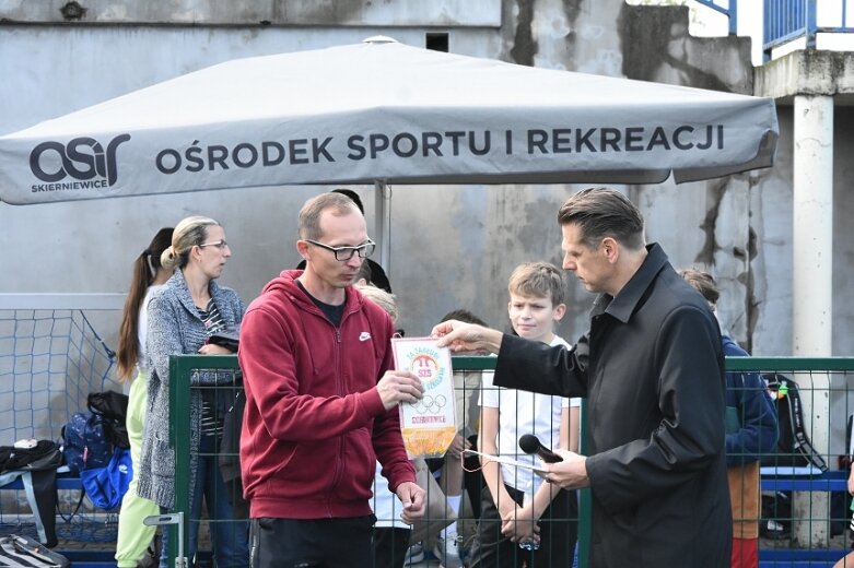  Ruszyła międzyszkolna rywalizacja. Na początek biegi przełajowe 