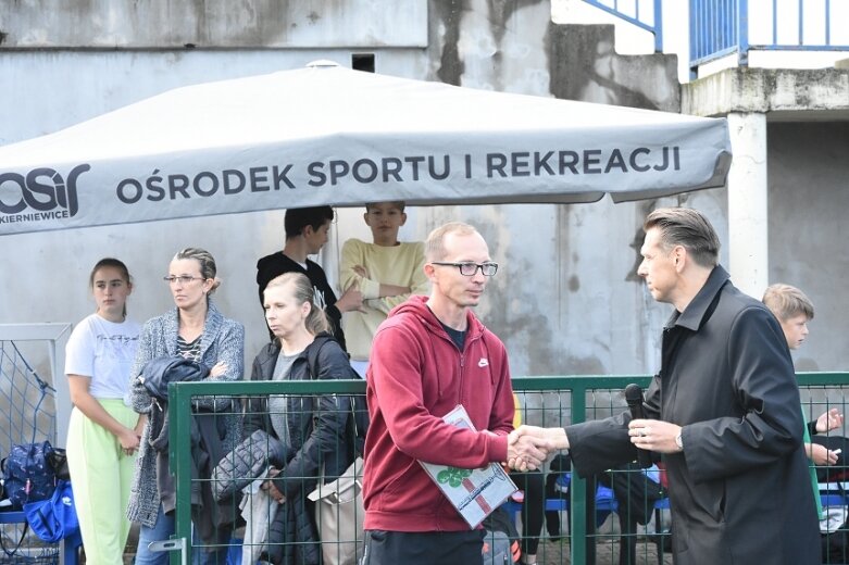  Ruszyła międzyszkolna rywalizacja. Na początek biegi przełajowe 