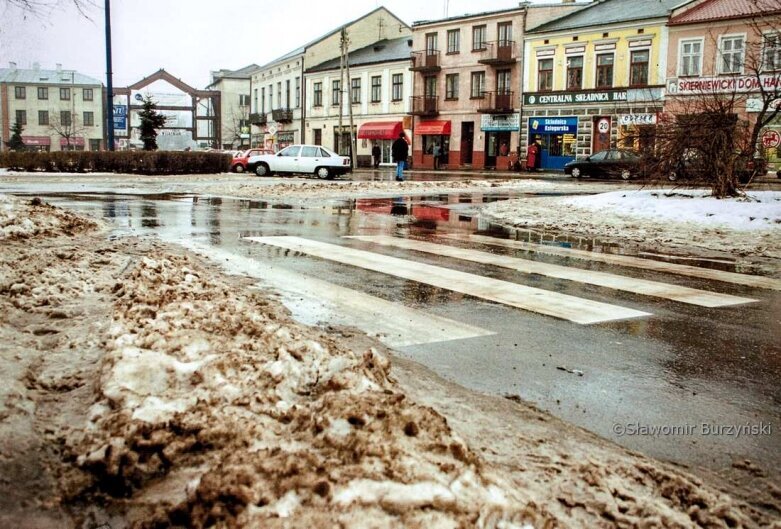  Rynek w Skierniewicach znów w zieleni? Cuda się zdarzają [ZOBACZ ARCHIWALNE ZDJĘCIA] 