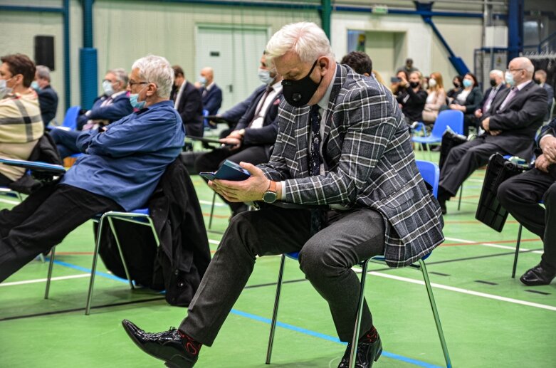  Samorządy walczą o pieniądze z Polskiego Ładu. 300 wniosków o pieniądze na budowę dróg im. L. Kaczyńskiego 