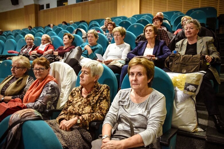  Seniorzy chcą zdobywać wiedzę, rozwijać zainteresowania 