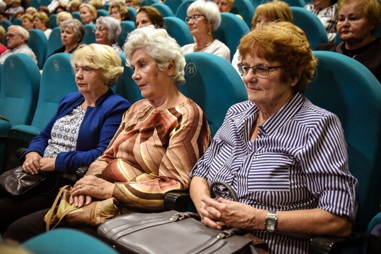  Seniorzy chcą zdobywać wiedzę, rozwijać zainteresowania 