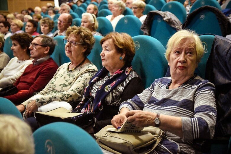  Seniorzy chcą zdobywać wiedzę, rozwijać zainteresowania 