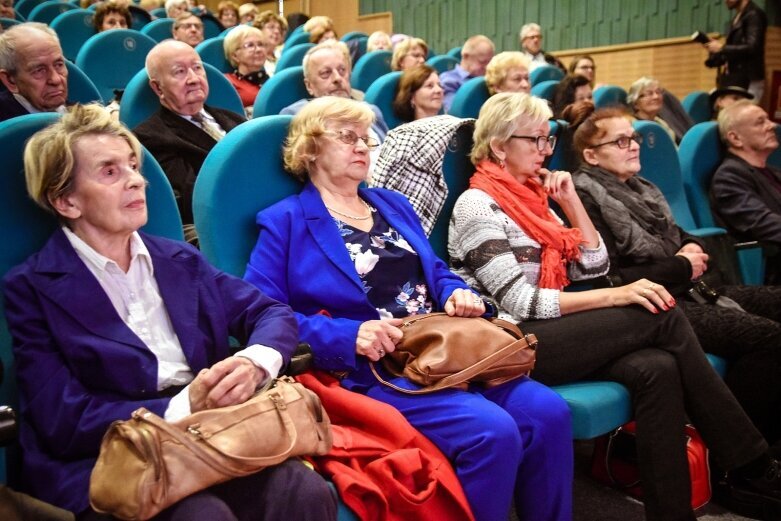  Seniorzy chcą zdobywać wiedzę, rozwijać zainteresowania 