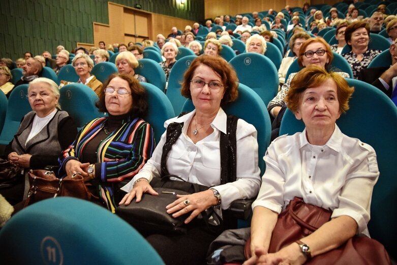  Seniorzy chcą zdobywać wiedzę, rozwijać zainteresowania 