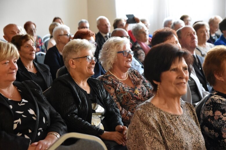  Seniorzy dali czadu. „Szalone berety” to strzał w dziesiątkę  