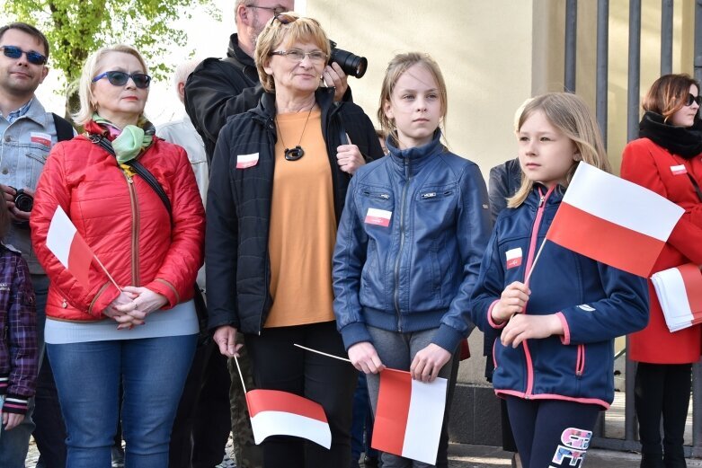  Setki mieszkańców na obchodach Dnia Flagi w Skierniewicach 