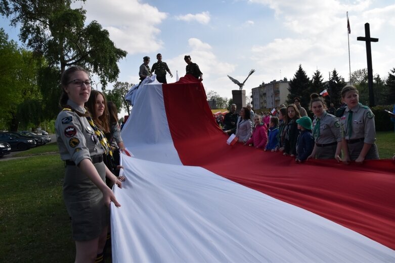  Setki mieszkańców na obchodach Dnia Flagi w Skierniewicach 