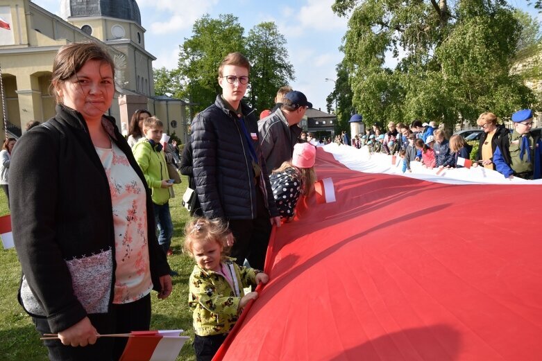  Setki mieszkańców na obchodach Dnia Flagi w Skierniewicach 