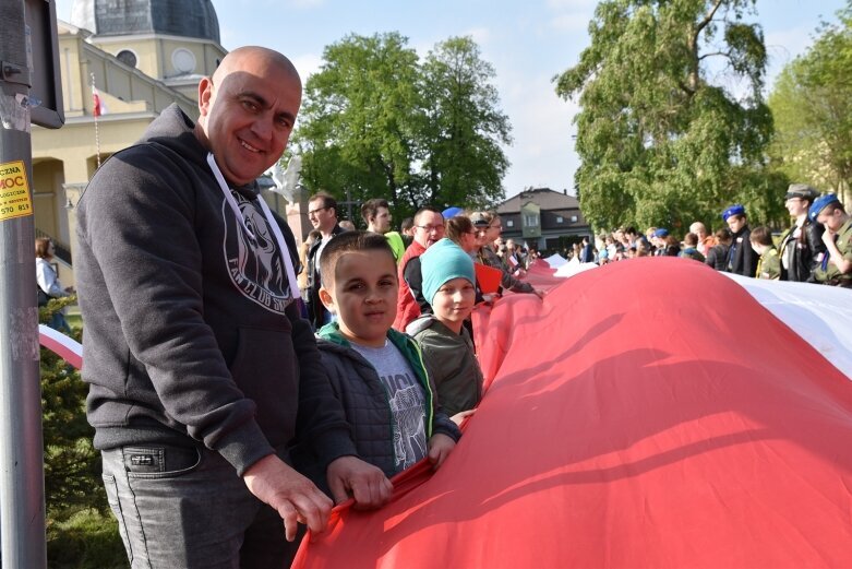  Setki mieszkańców na obchodach Dnia Flagi w Skierniewicach 