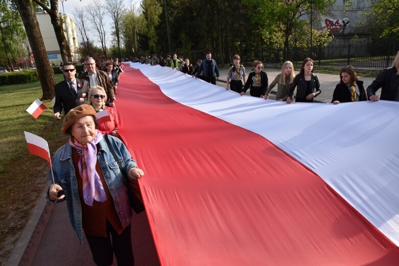  Setki mieszkańców na obchodach Dnia Flagi w Skierniewicach 