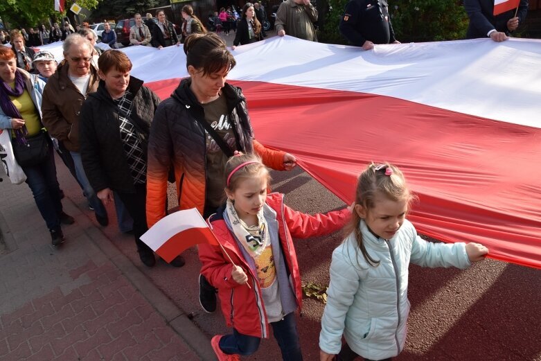  Setki mieszkańców na obchodach Dnia Flagi w Skierniewicach 