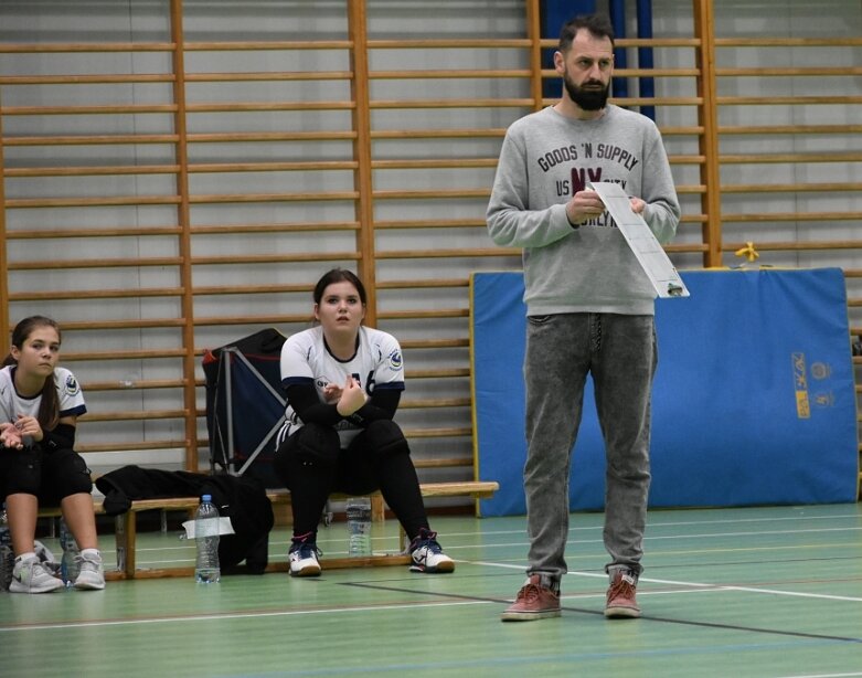  Siatkarski sezon nabiera tempa. Wygrana kadetek Skier-Vis 