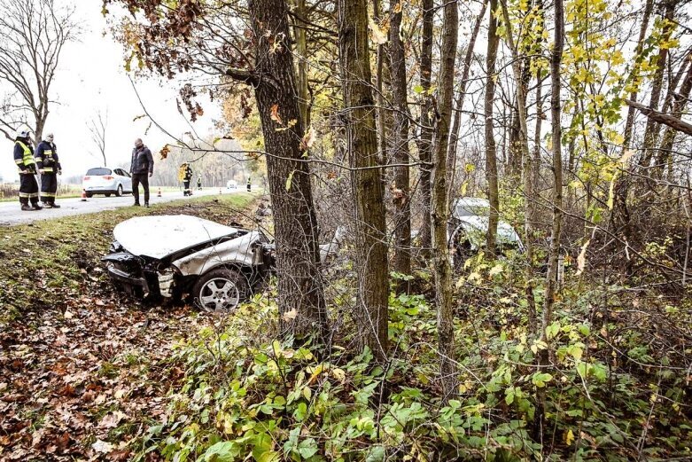  Skierniewice: samochód rozpadł się na dwie części 