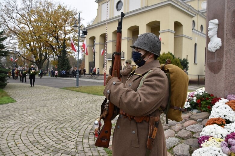  Skierniewice: Uczczono 102 rocznicę odzyskania przez Polskę niepodległości 