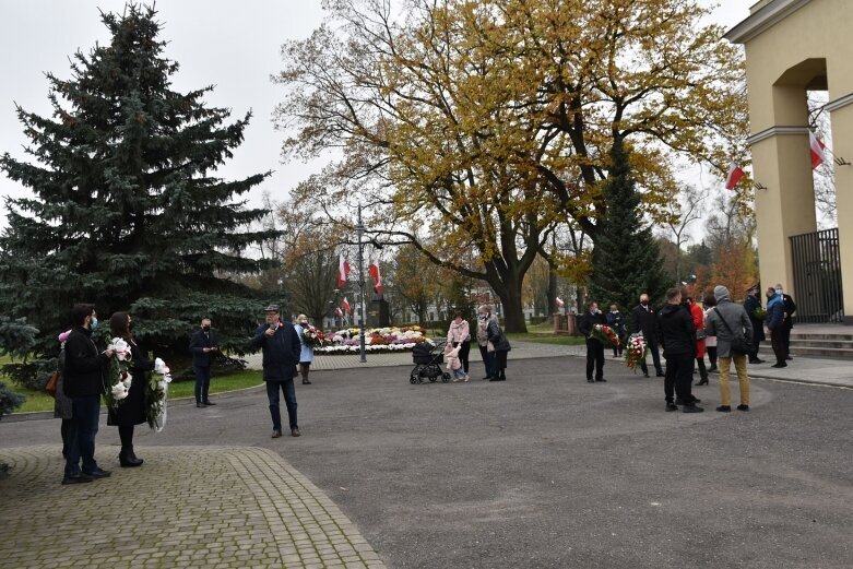  Skierniewice: Uczczono 102 rocznicę odzyskania przez Polskę niepodległości 