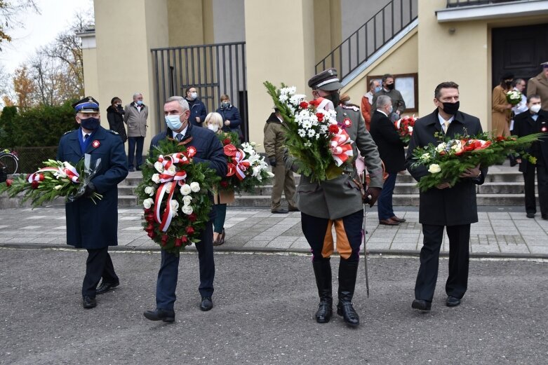  Skierniewice: Uczczono 102 rocznicę odzyskania przez Polskę niepodległości 