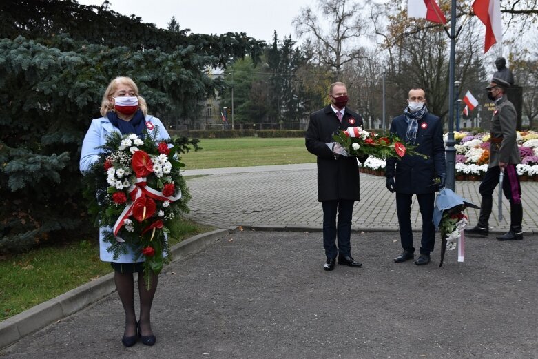  Skierniewice: Uczczono 102 rocznicę odzyskania przez Polskę niepodległości 