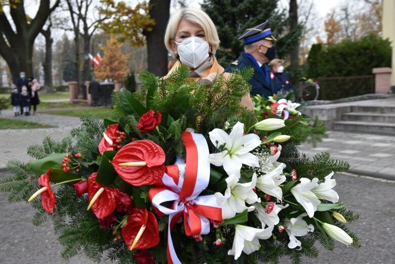  Skierniewice: Uczczono 102 rocznicę odzyskania przez Polskę niepodległości 