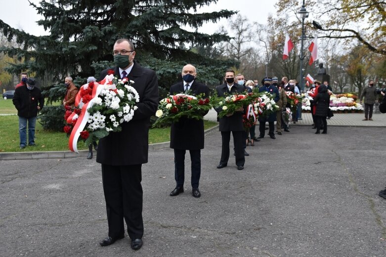  Skierniewice: Uczczono 102 rocznicę odzyskania przez Polskę niepodległości 