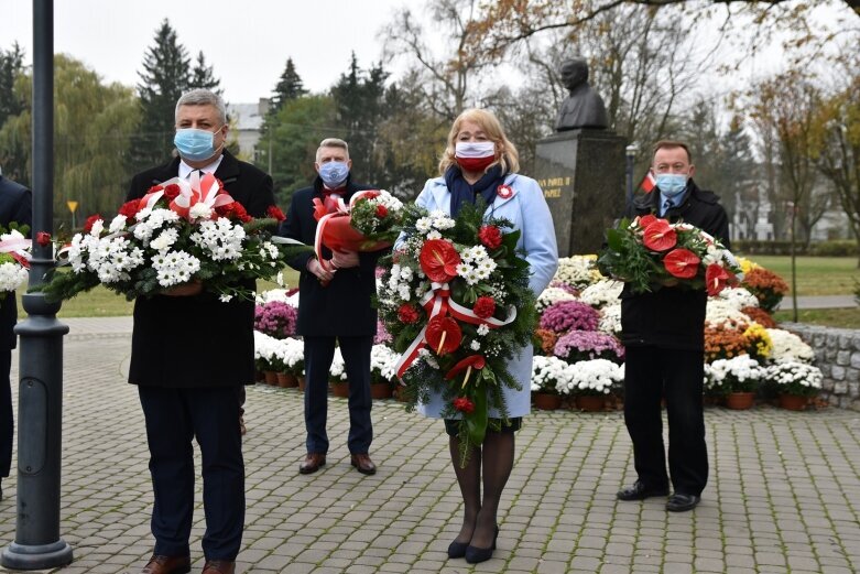  Skierniewice: Uczczono 102 rocznicę odzyskania przez Polskę niepodległości 