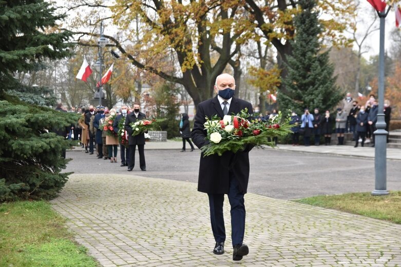  Skierniewice: Uczczono 102 rocznicę odzyskania przez Polskę niepodległości 