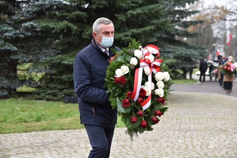  Skierniewice: Uczczono 102 rocznicę odzyskania przez Polskę niepodległości 