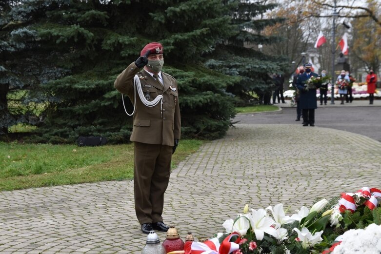  Skierniewice: Uczczono 102 rocznicę odzyskania przez Polskę niepodległości 