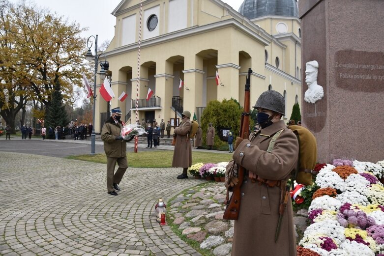  Skierniewice: Uczczono 102 rocznicę odzyskania przez Polskę niepodległości 